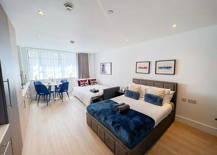 Modern Studio Apartments & 3Bedroom Flat With Pvt Balcony Steps From Regent\'S Park