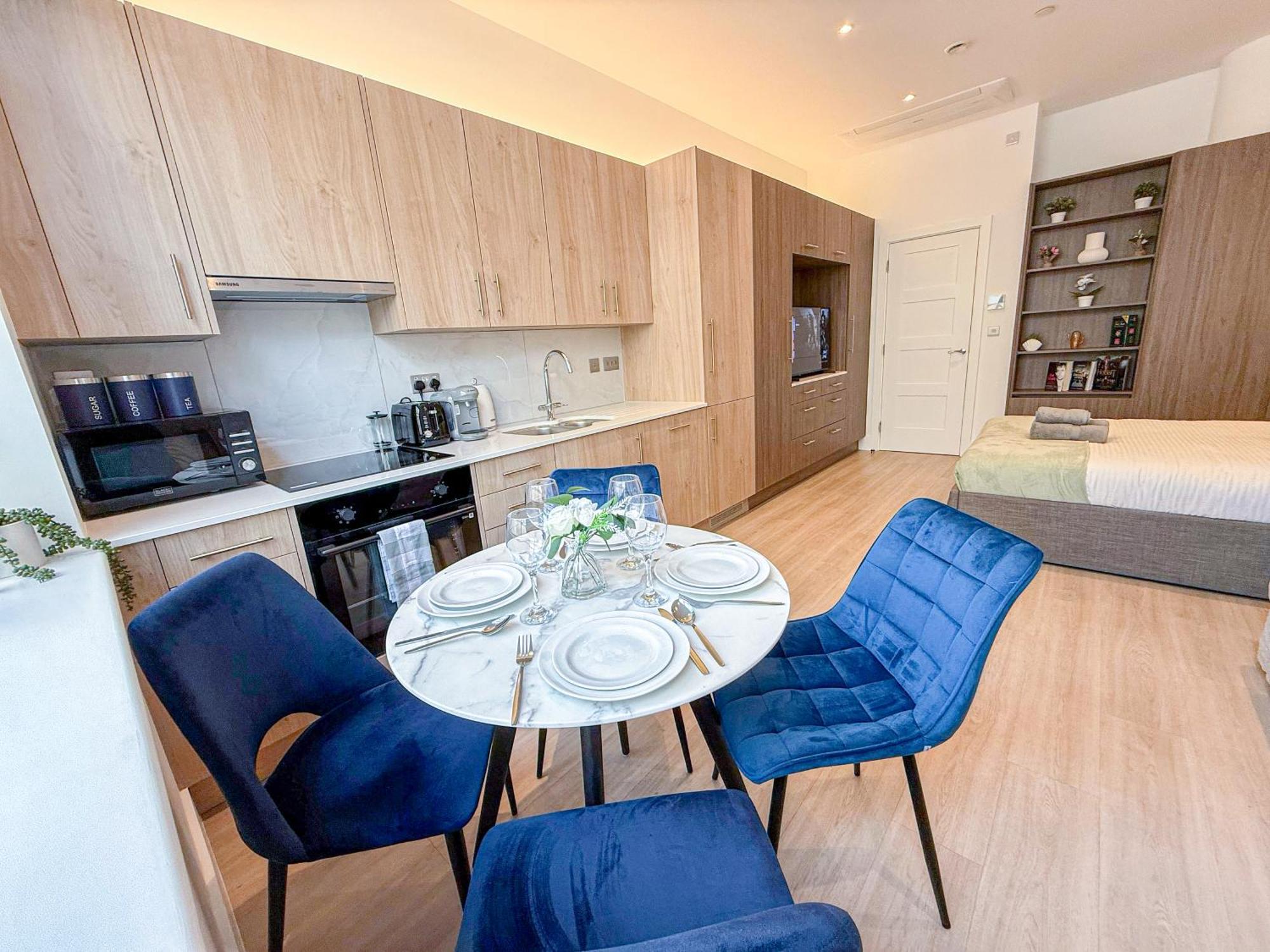 Apartment Modern & 3bedroom Flat With Pvt Balcony Steps From Regent's Park