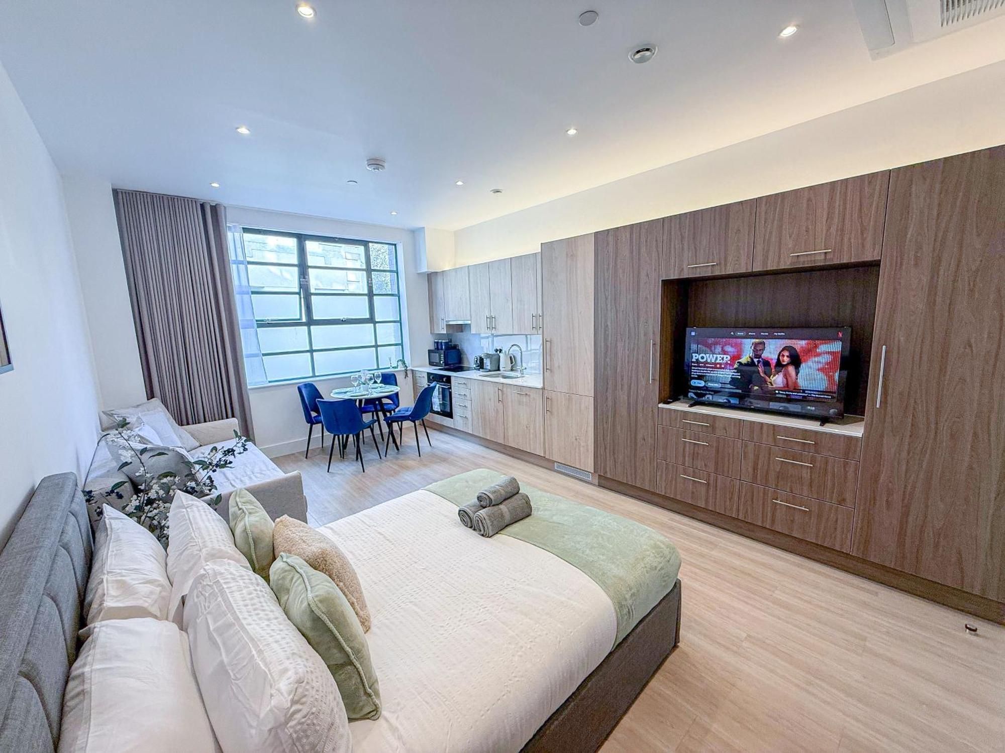 Apartment Modern & 3bedroom Flat With Pvt Balcony Steps From Regent's Park *